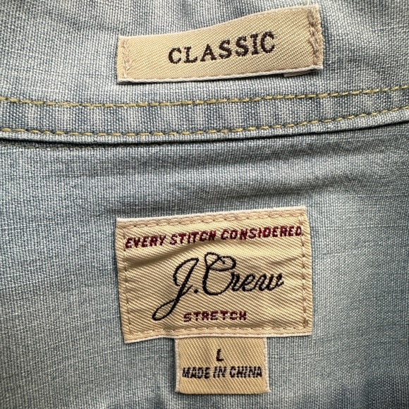 J Crew Mens Classic Chambray Stretch Short Sleeve w/pocket & gold stitch (L) - Picture 4 of 5